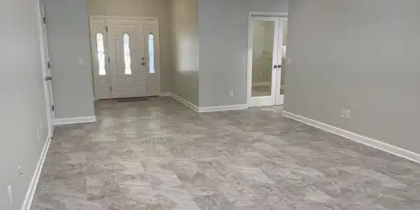 Image 4: Main living room