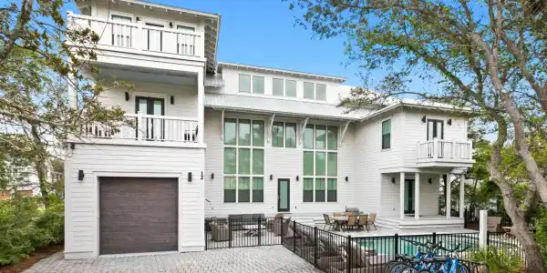 12 Seabreeze Way