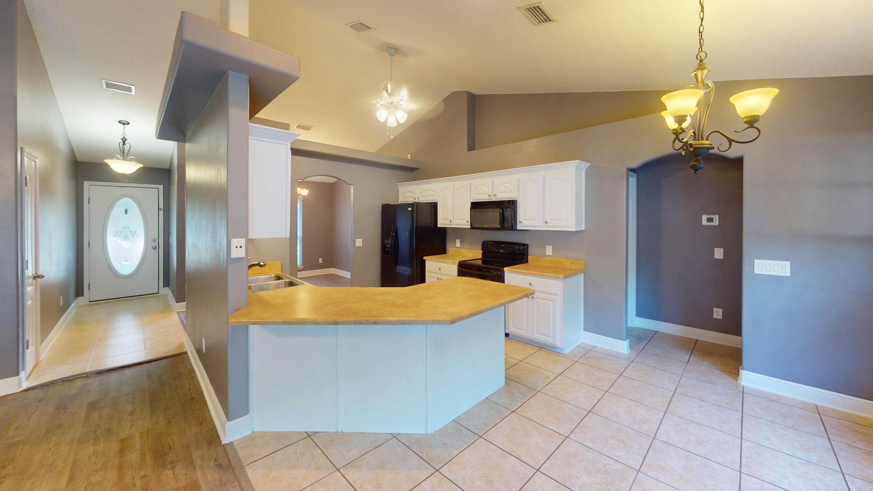 Image 3: Kitchen