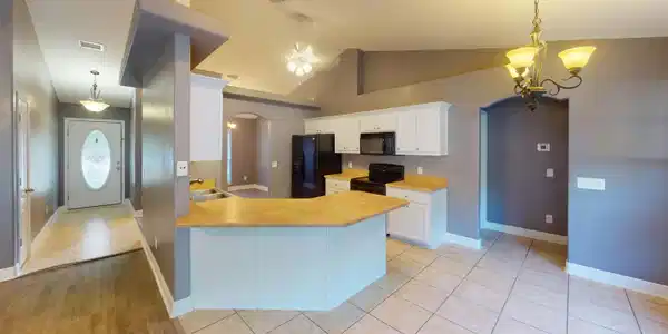 Image 3: Kitchen