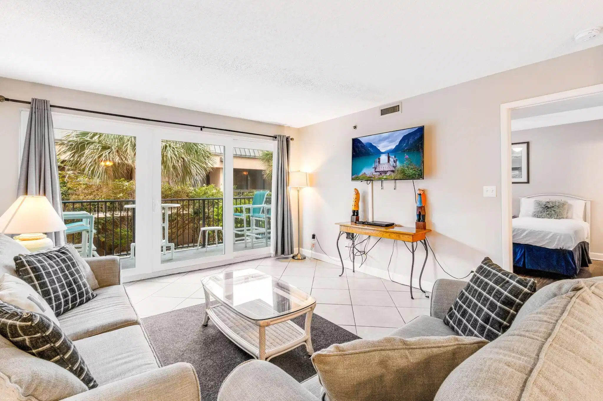 Image 1: 6-web-or-mls-1114-santa-rosa-blvd-208