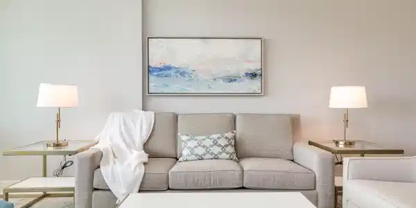 Image 3: 2 - Living Room