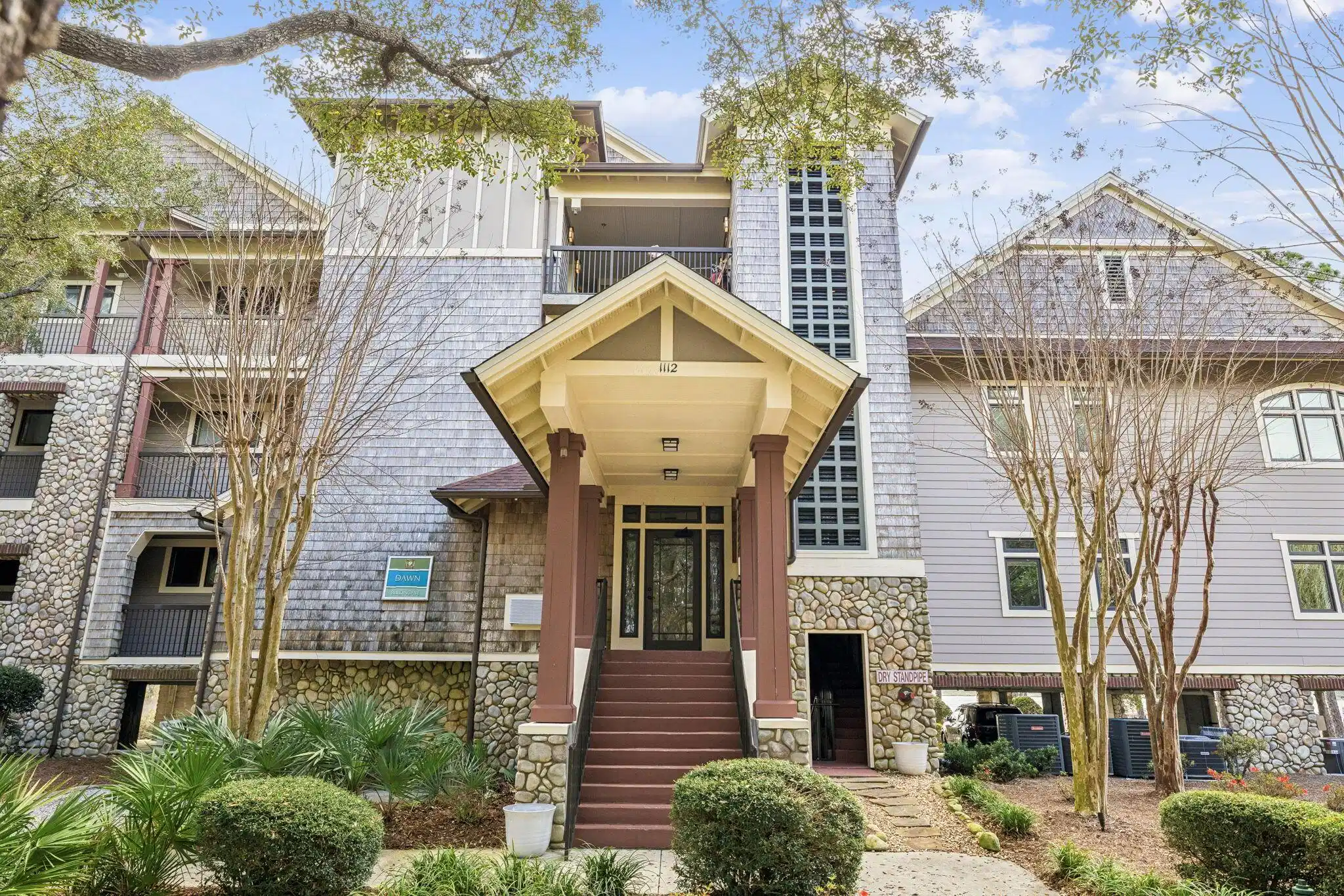 Image 1: Condo entrance