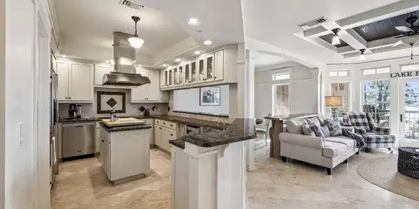 Image 3: Kitchen