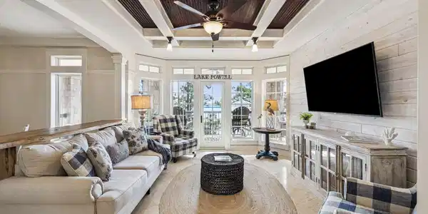 Image 4: Living Room