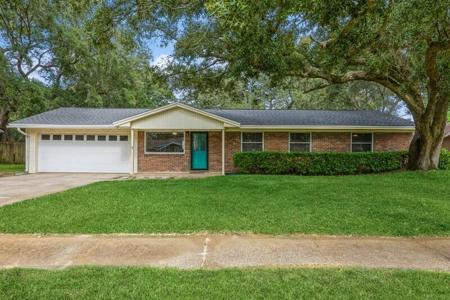 329 SW Iva Place