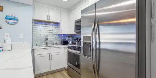 Image 4: Kitchen view 2 - 108