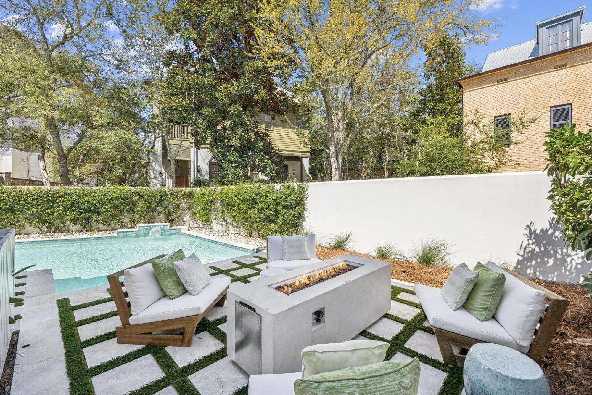 Image 3: Outdoor Firepit