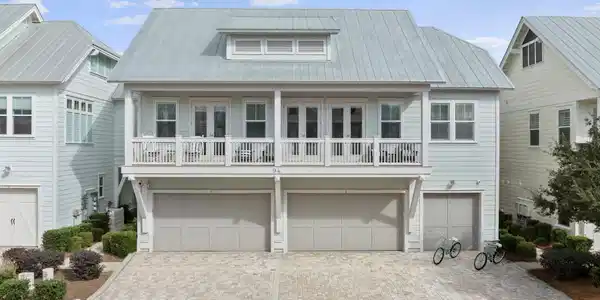 94 York Lane