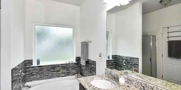 Image 4: Primary Bathroom