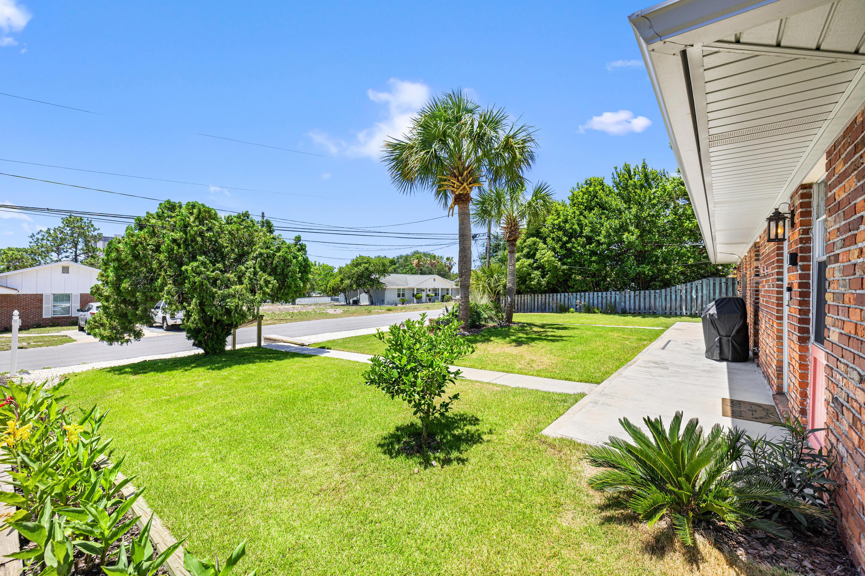 Image 2: Front Yard