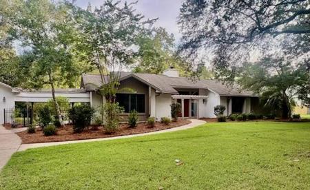 103 E Capri Cove