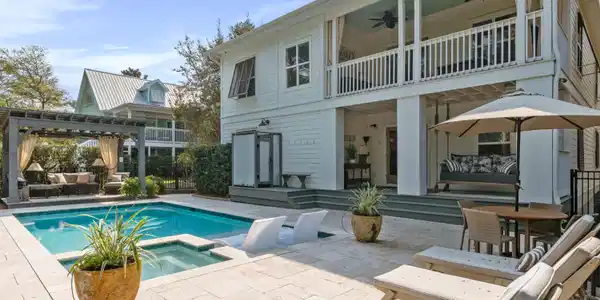 499 Lakeview Drive
