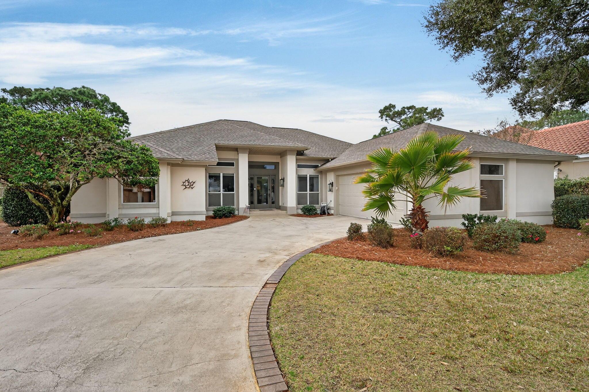 Image 2: HUGE, golf course lot