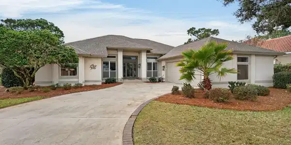 Image 2: HUGE, golf course lot