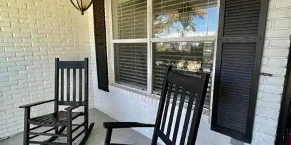 Image 4: Covered front porch