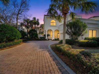 8060 Fountains Lane