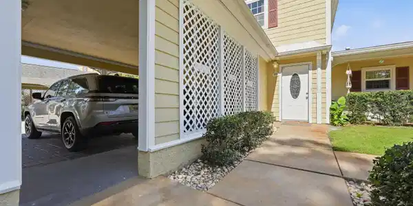 Image 2: 229 Shalimar Front Entry