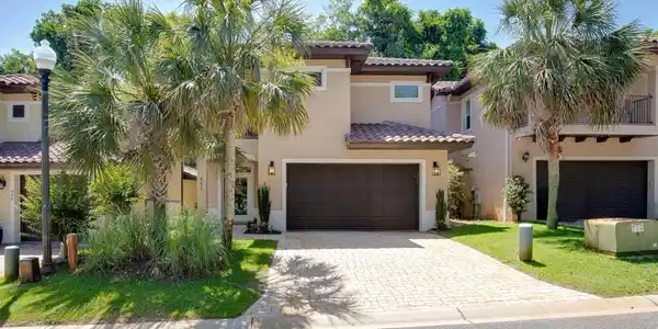 492 Soundview Court