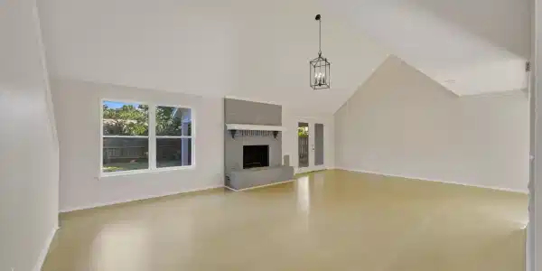 710 Swan Lane