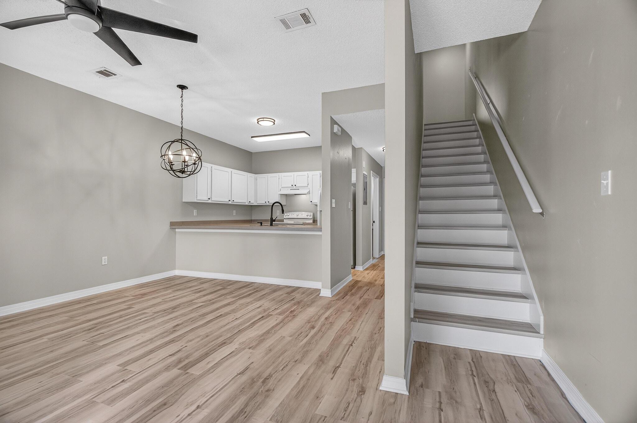 Image 4: 1847 Whispering Oaks-17