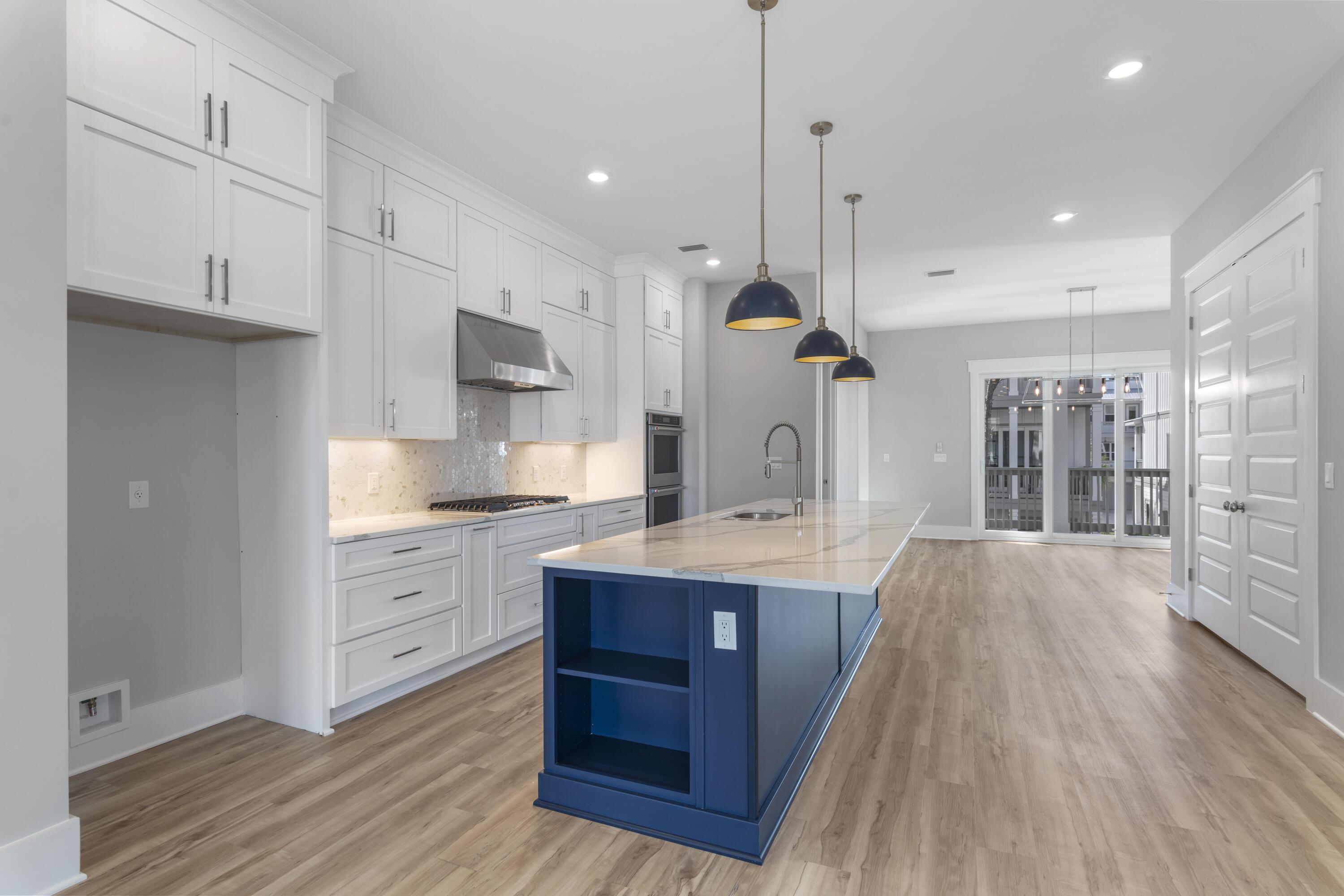 Image 2: Kitchen