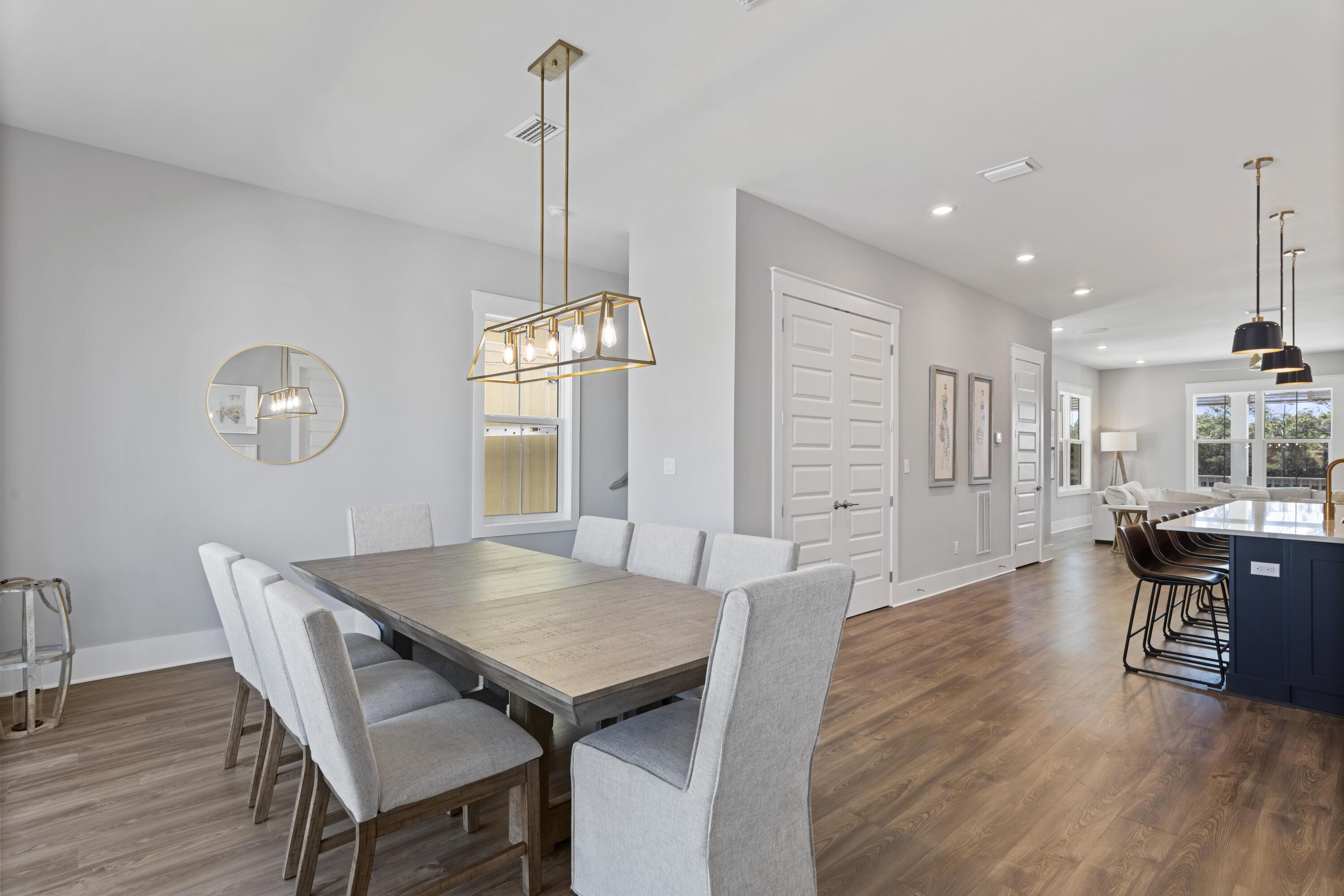 Image 3: Dining Area