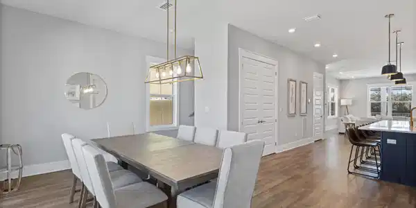 Image 3: Dining Area