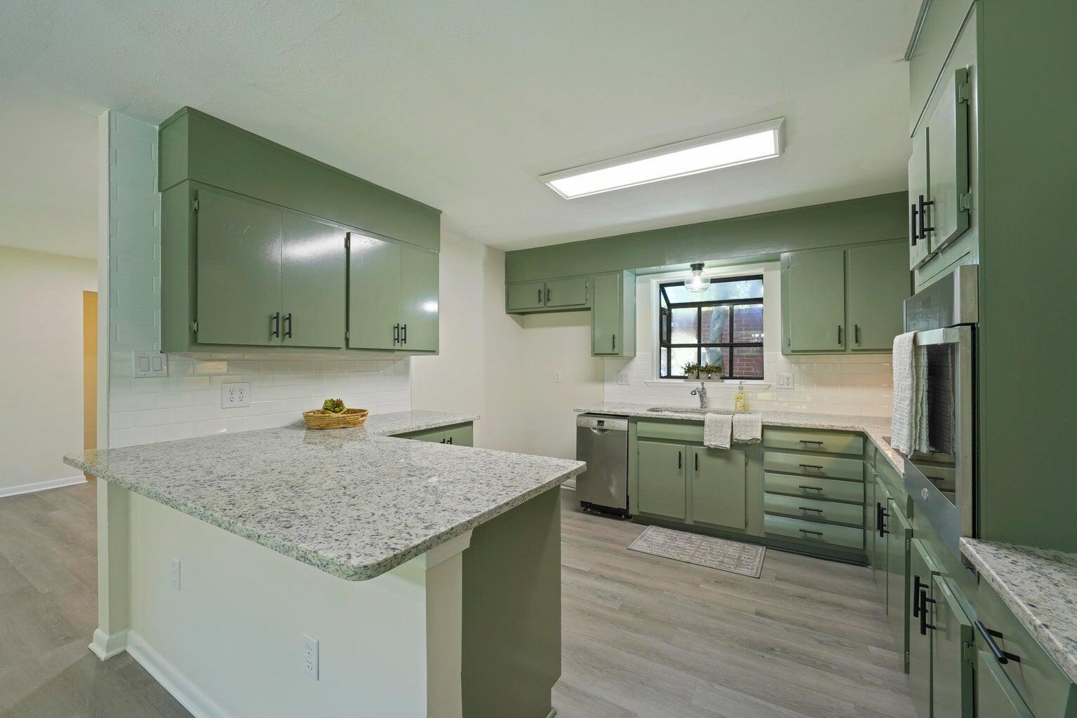 Image 3: Kitchen 1H
