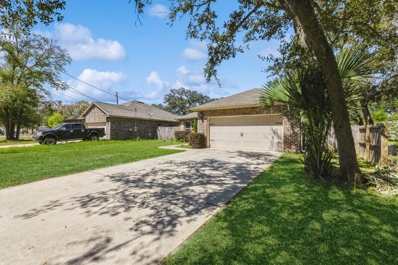 Image 2: FRONT OF HOME