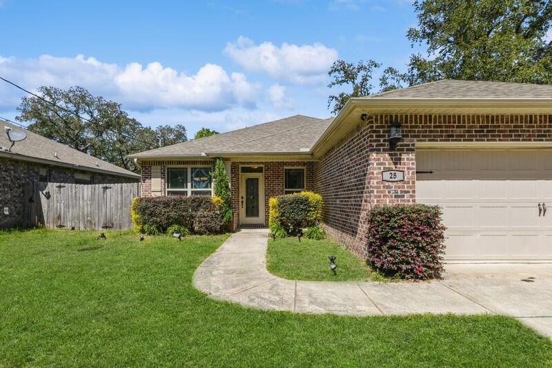 Image 3: FRONT OF HOME