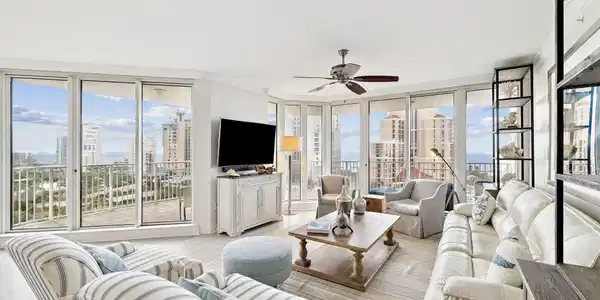 Image 2: Living room