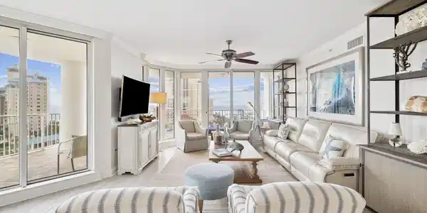 Image 3: Living room 2