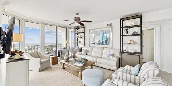 Image 4: Living Room 3