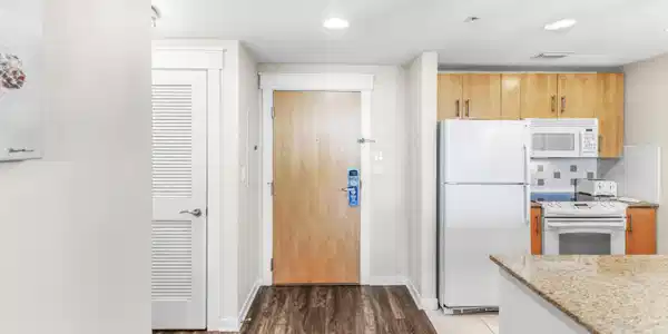 Image 2: Entry