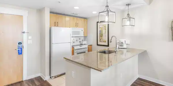 Image 3: Kitchen