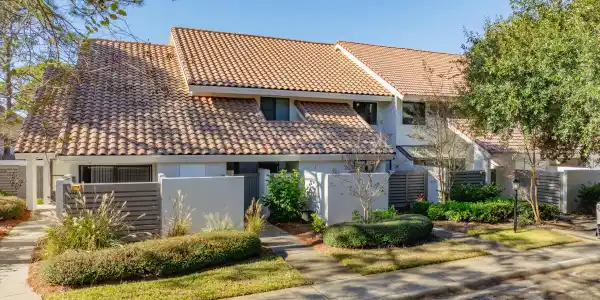5150 Beachwalk Circle