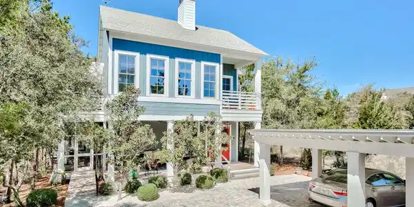 53 N Shingle Lane