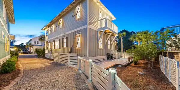 Image 3: Rear Elevation