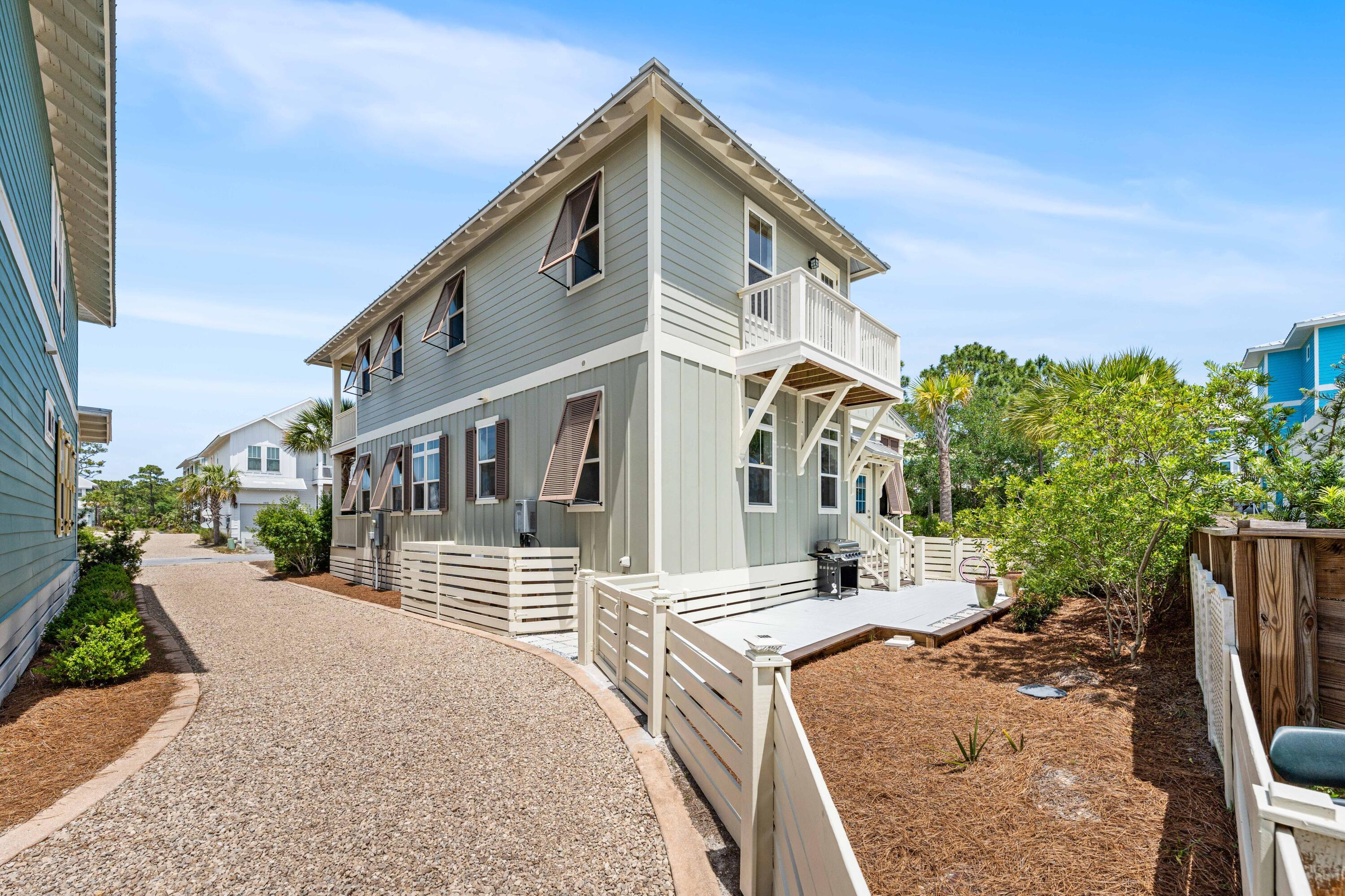 Image 4: Rear Elevation-Day