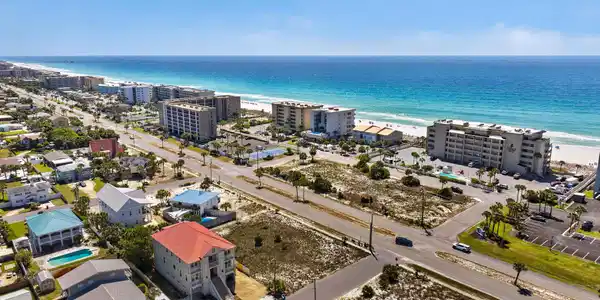 Image 2: 738_Starfish_ave-3