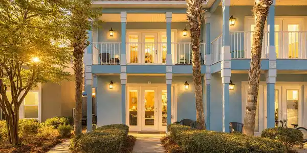 413 La Valencia Circle