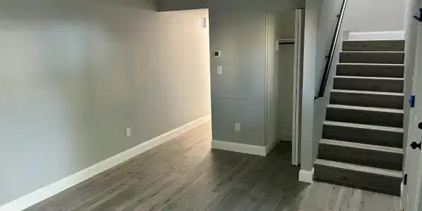 Image 3: Main Floor Entrance