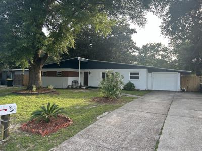 77 SE Waynel Circle
