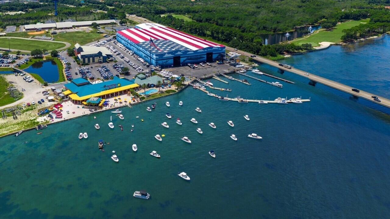 Image 1: Legendary Marina