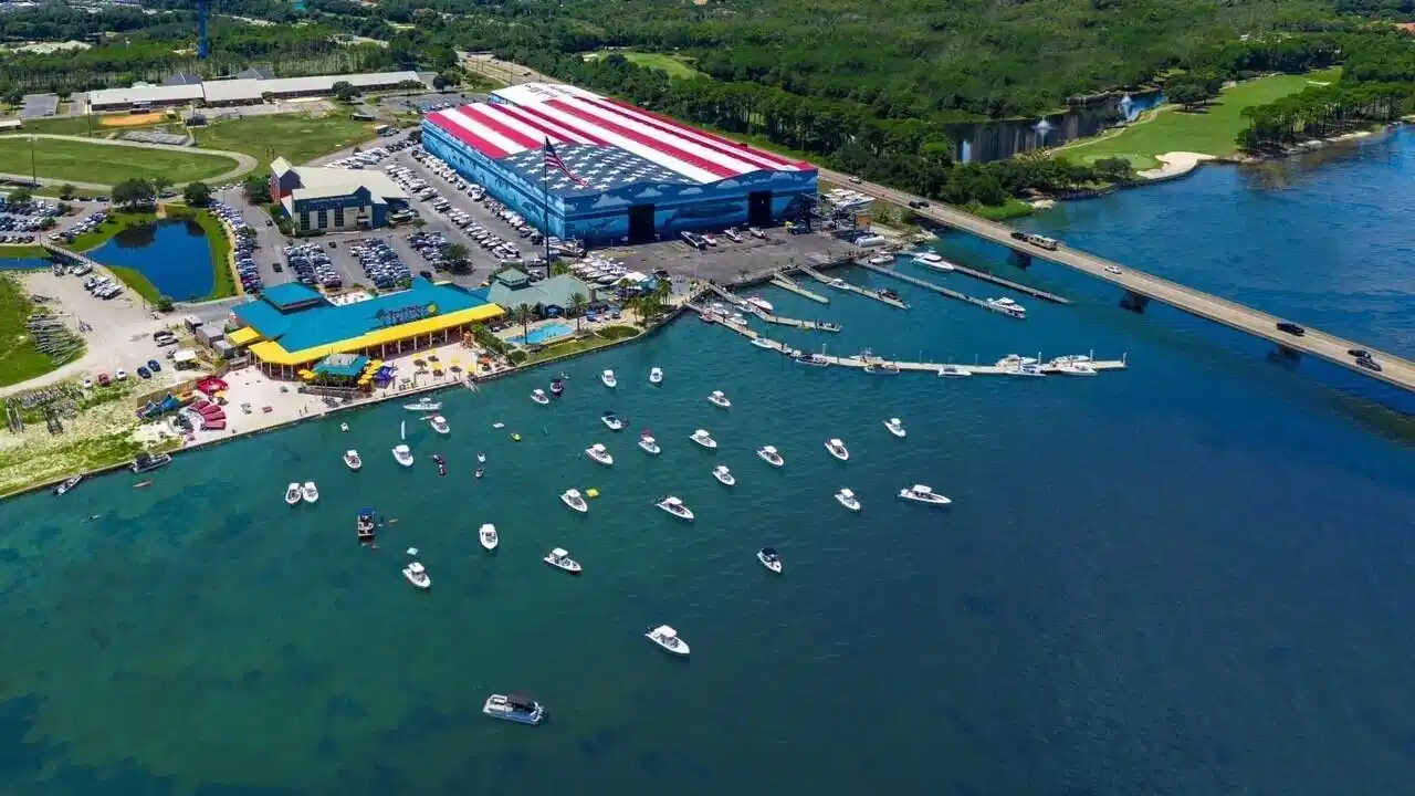 Image 1: Legendary Marina