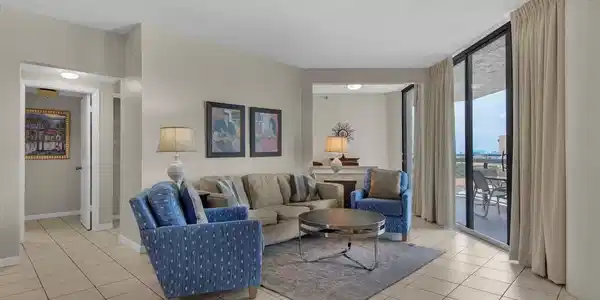 Image 3: Living Area