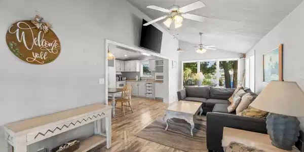 Image 4: 9-web-or-mls-FDP06524