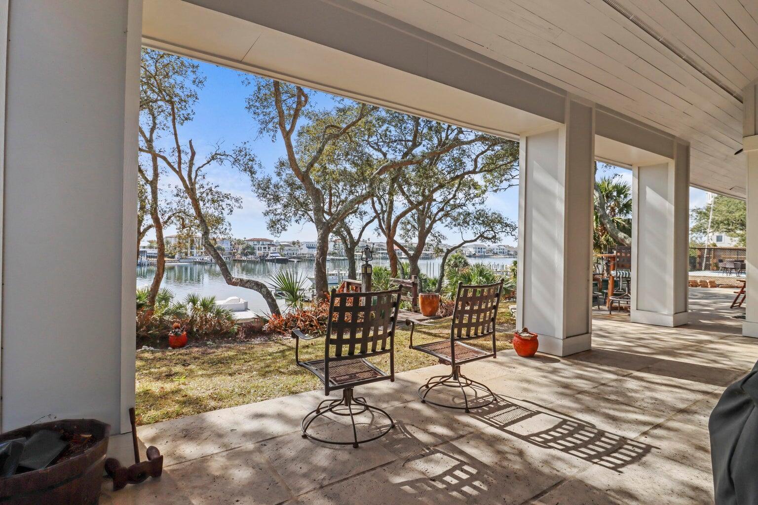 Image 4: Porch