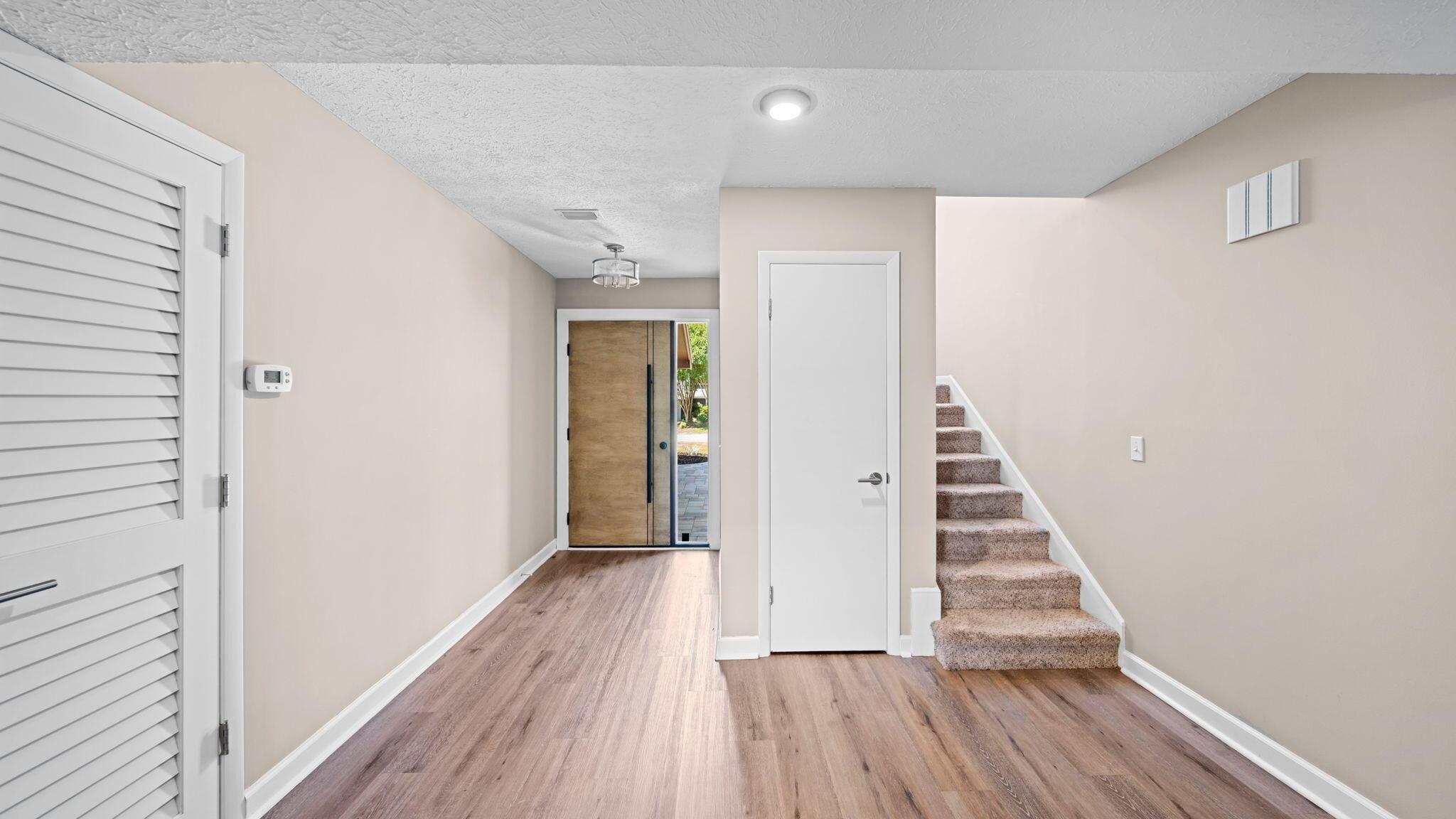 Image 3: Entry